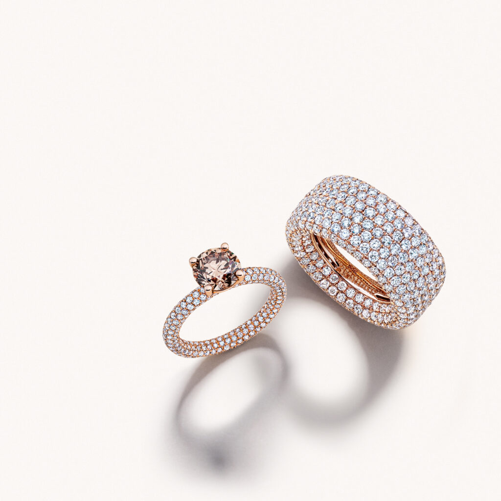 Ringe aus Roségold mit Steinbesatz